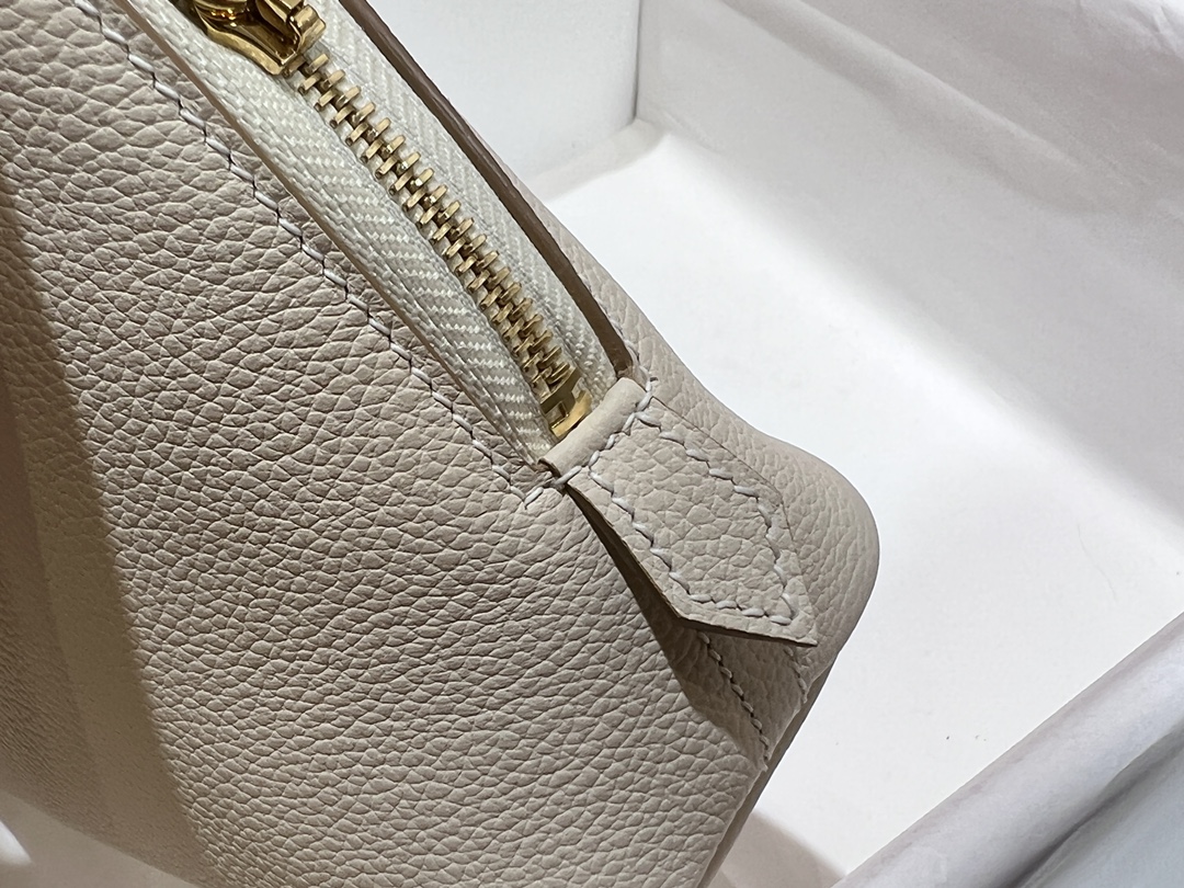 Hermes Bolide 1923 Mini Handbag Shoulder Bag In White Evercolor Leather